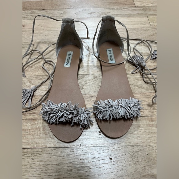 Steve Madden Sweety Fringe Ankle Tie Sandals Size 8.5 Taupe - Picture 3 of 6